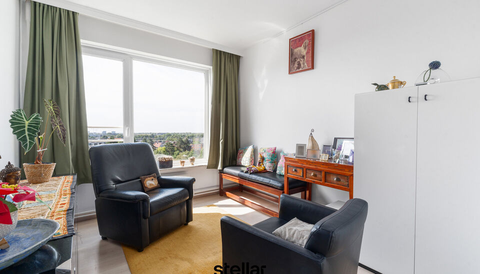 Zeer ruim appartement met 4 slaapkamers en adembenemend zicht &ndash; Gent

Op zoek naar ruimte, comfort &eacute;n uitzicht? Dan mag u dit appartement niet missen!

Gelegen op de zesde verdieping, biedt dit lichtrijke appartement een verrassend mooi zicht over Gent