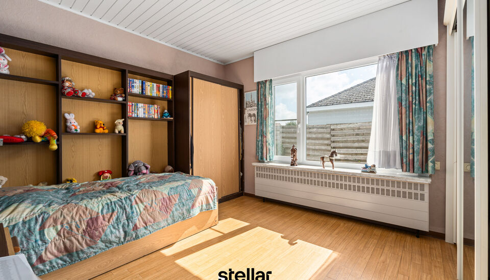 Ruime gezinswoning met 5 slaapkamers op rustige ligging in Nazareth! 🏡

Op een rustige locatie in de Sterrenbosstraat 15 te Nazareth vindt u deze ruime gezinswoning met maar liefst 5 slaapkamers, een gezellige tuin en een afzonderlijke garage.

De woni